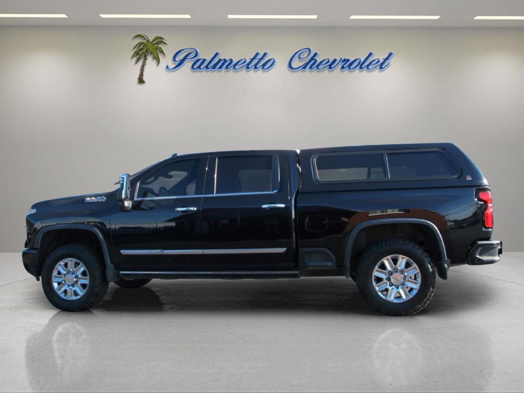 Used 2024 Chevrolet Silverado 2500 High Country w/ High Country Premium Package AWD/4WD image 5