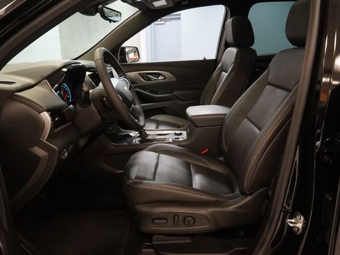 Used 2023 Chevrolet Traverse LT w/ LT Premium Package AWD/4WD image 6