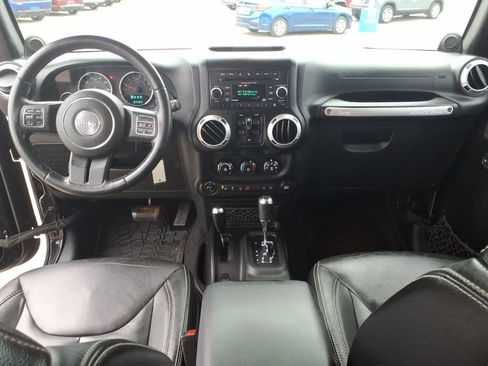Used 2014 Jeep Wrangler Unlimited Sahara w/ Connectivity Group image 6