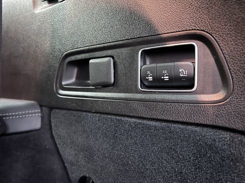 Used 2020 Mercedes-Benz GLS 450 4MATIC image 21