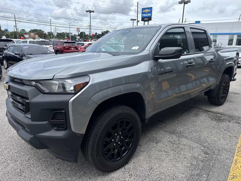 Used 2025 Chevrolet Colorado W/T w/ WT Custom Package RWD image 4