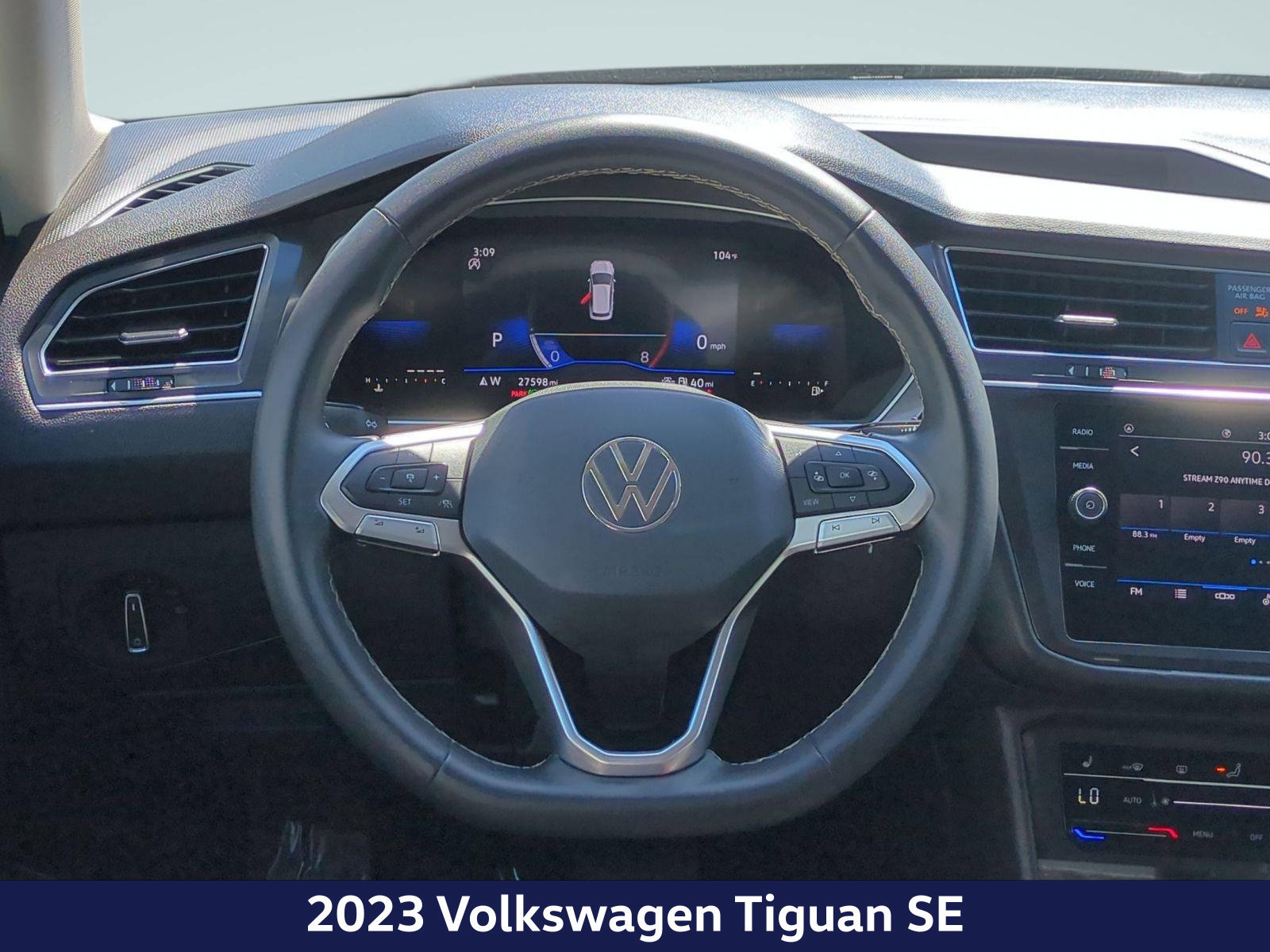 Used 2023 Volkswagen Tiguan SE FWD image 12