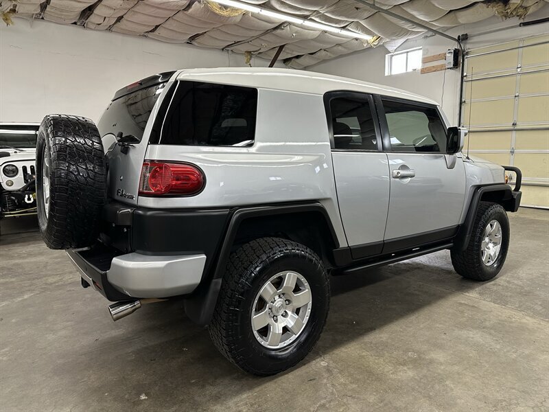Used 2007 Toyota FJ Cruiser 4WD w/ Upgrade Pkg 2 image 3