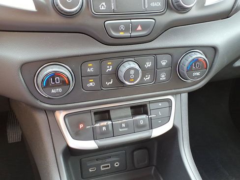 Certified 2022 GMC Terrain SLT w/ Infotainment Package II AWD/4WD image 20