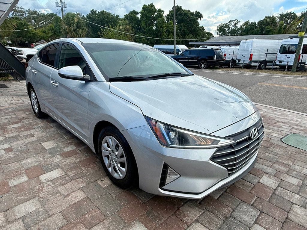 Used 2019 Hyundai Elantra SE w/ Cargo Package FWD image 1