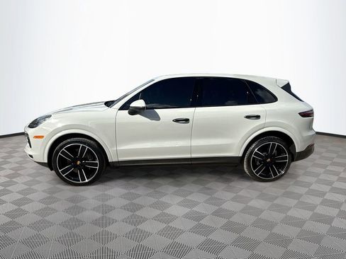 Used 2022 Porsche Cayenne image 9