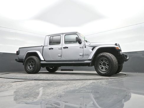 Used 2020 Jeep Gladiator Overland image 31