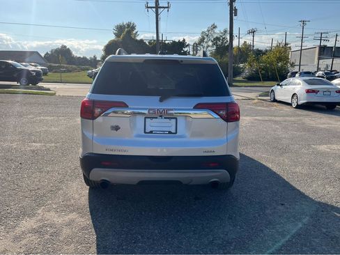 Used 2018 GMC Acadia SLE AWD/4WD image 4