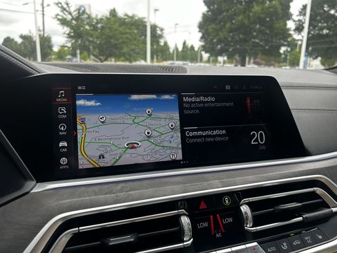 Used 2021 BMW X5 sDrive40i w/ Premium Package RWD image 18