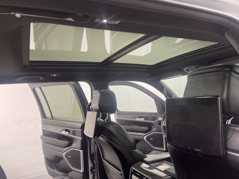 Used 2022 Jeep Wagoneer Series II w/ Premium Group I image 26