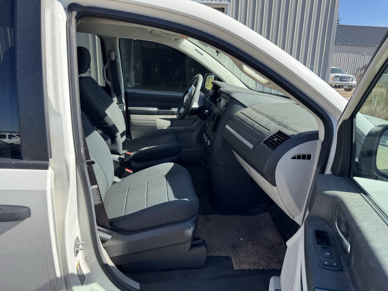Used 2009 Dodge Grand Caravan FWD image 27