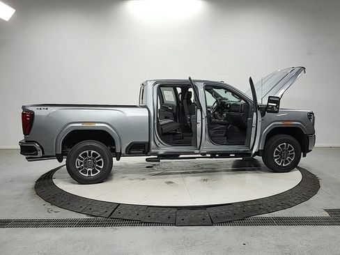 New 2026 GMC Sierra 2500 SLT w/ SLT Premium Package AWD/4WD image 16