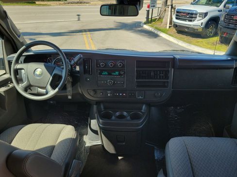Used 2025 Chevrolet Express 3500 LT w/ LT Preferred Equipment Group RWD image 15