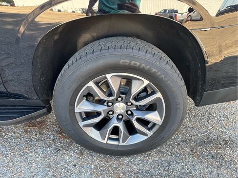 Used 2023 Chevrolet Suburban LS w/ Driver Alert Package RWD image 17