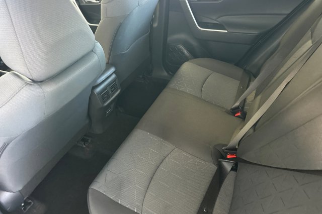 Used 2025 Toyota RAV4 XLE w/ Convenience Package FWD image 16