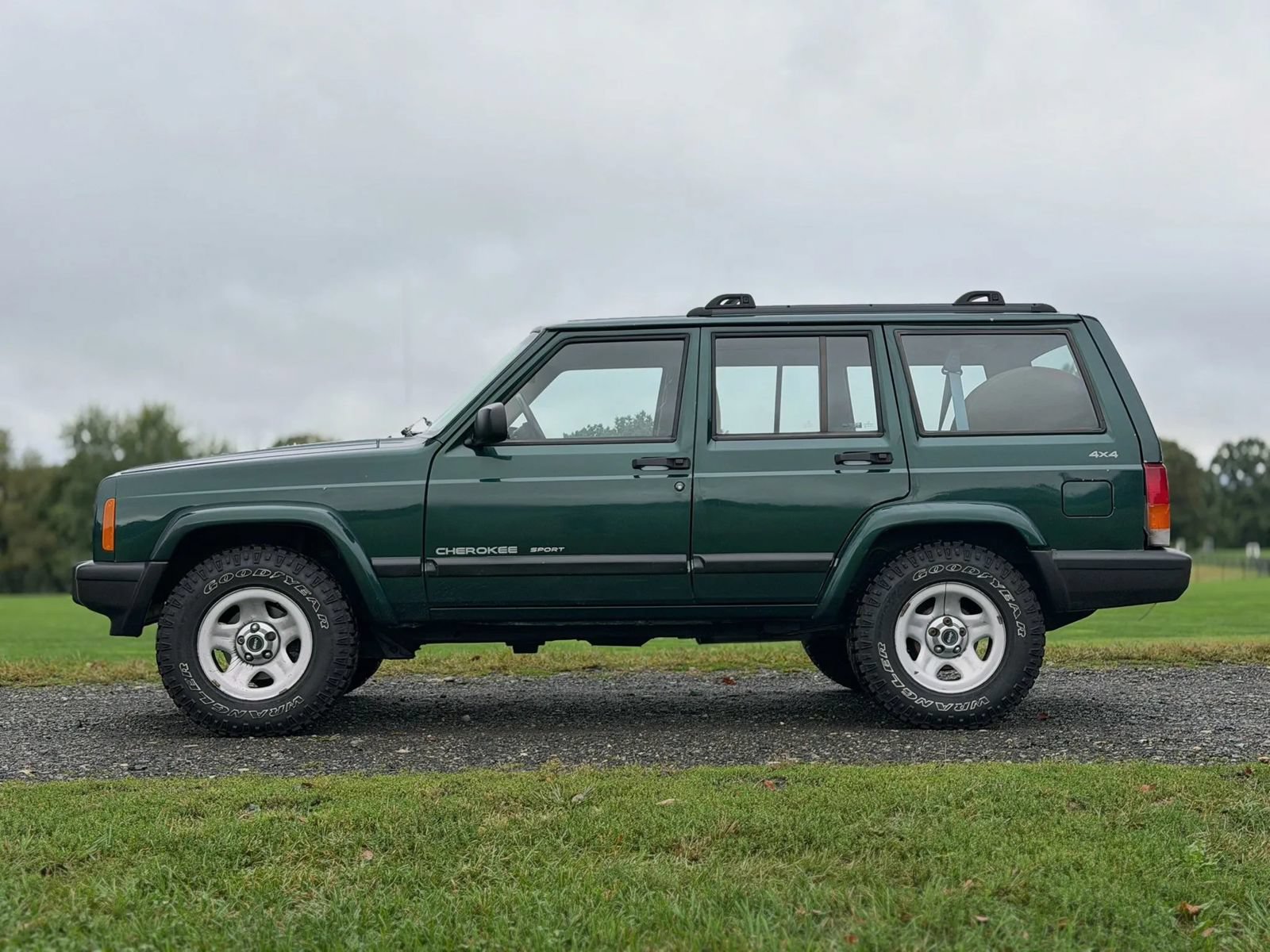 Used 1999 Jeep Cherokee 4WD 4-Door image 14