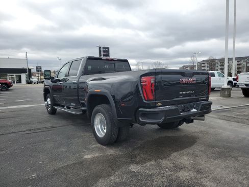 New 2026 GMC Sierra 3500 Denali w/ Denali Reserve Package AWD/4WD image 7
