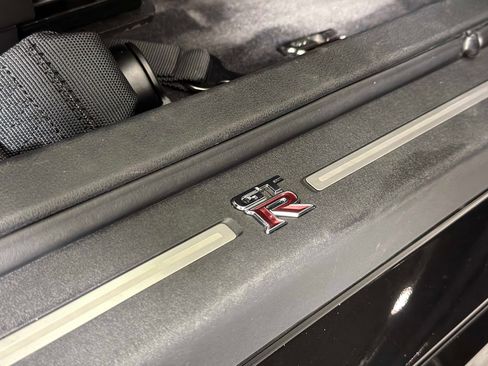 Used 2021 Nissan GT-R Premium AWD/4WD image 27