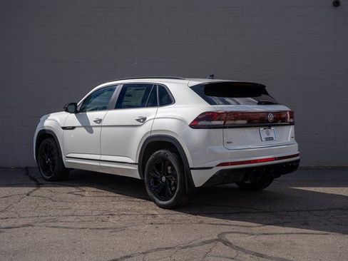 New 2026 Volkswagen Atlas Cross Sport SEL R-Line image 4