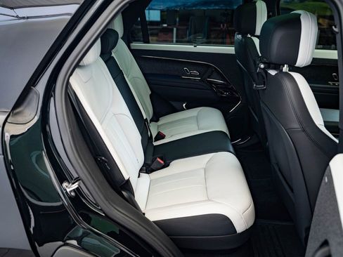 Used 2025 Land Rover Range Rover Sport Dynamic SE image 36