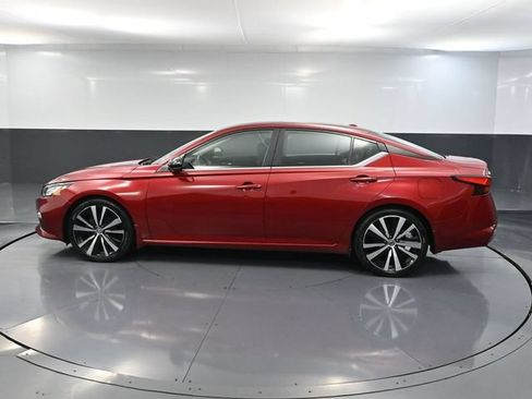 Used 2019 Nissan Altima 2.0 SR FWD image 9