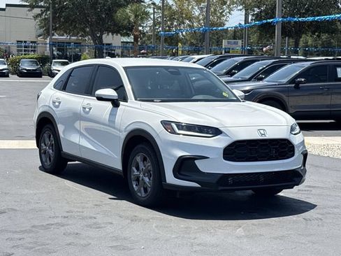 New 2027 Honda HR-V LX image 2