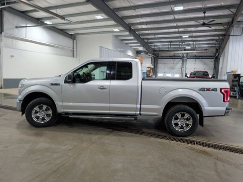 Used 2017 Ford F150 XLT w/ Equipment Group 302A Luxury AWD/4WD image 5