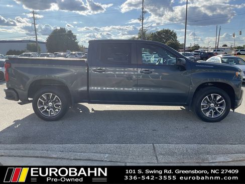 Used 2020 Chevrolet Silverado 1500 RST w/ RST Value Package image 12