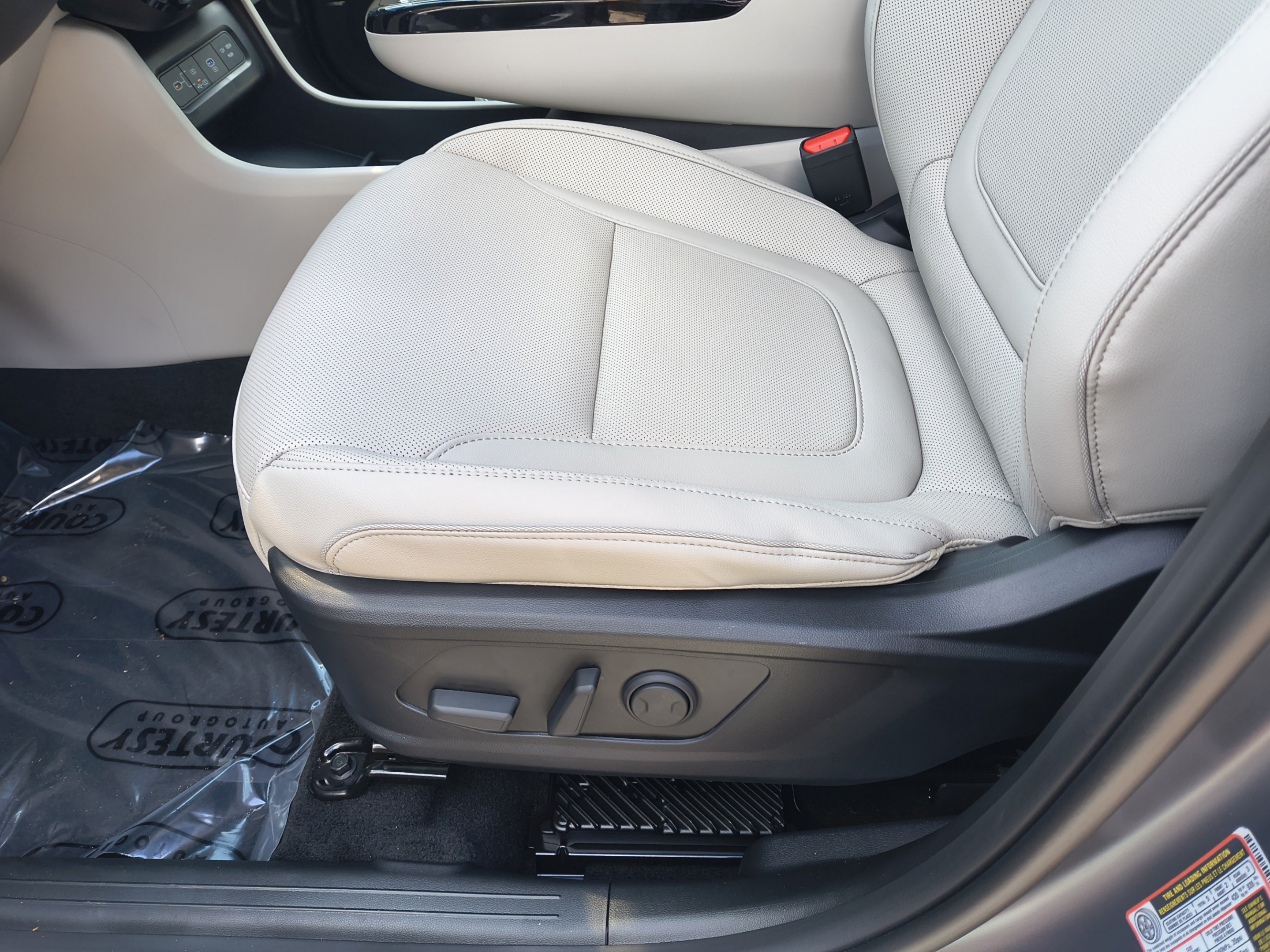 New 2026 Hyundai Tucson Limited FWD image 18