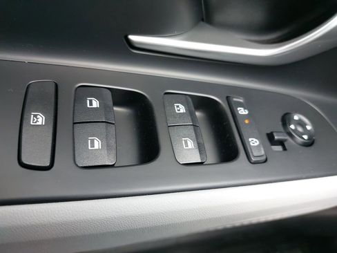 Used 2025 Hyundai Elantra Limited image 28