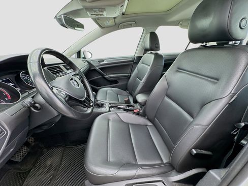 Used 2019 Volkswagen Golf SE w/ Driver Assistance Package image 13