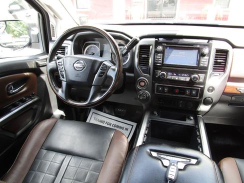 Used 2018 Nissan Titan Platinum Reserve AWD/4WD image 8