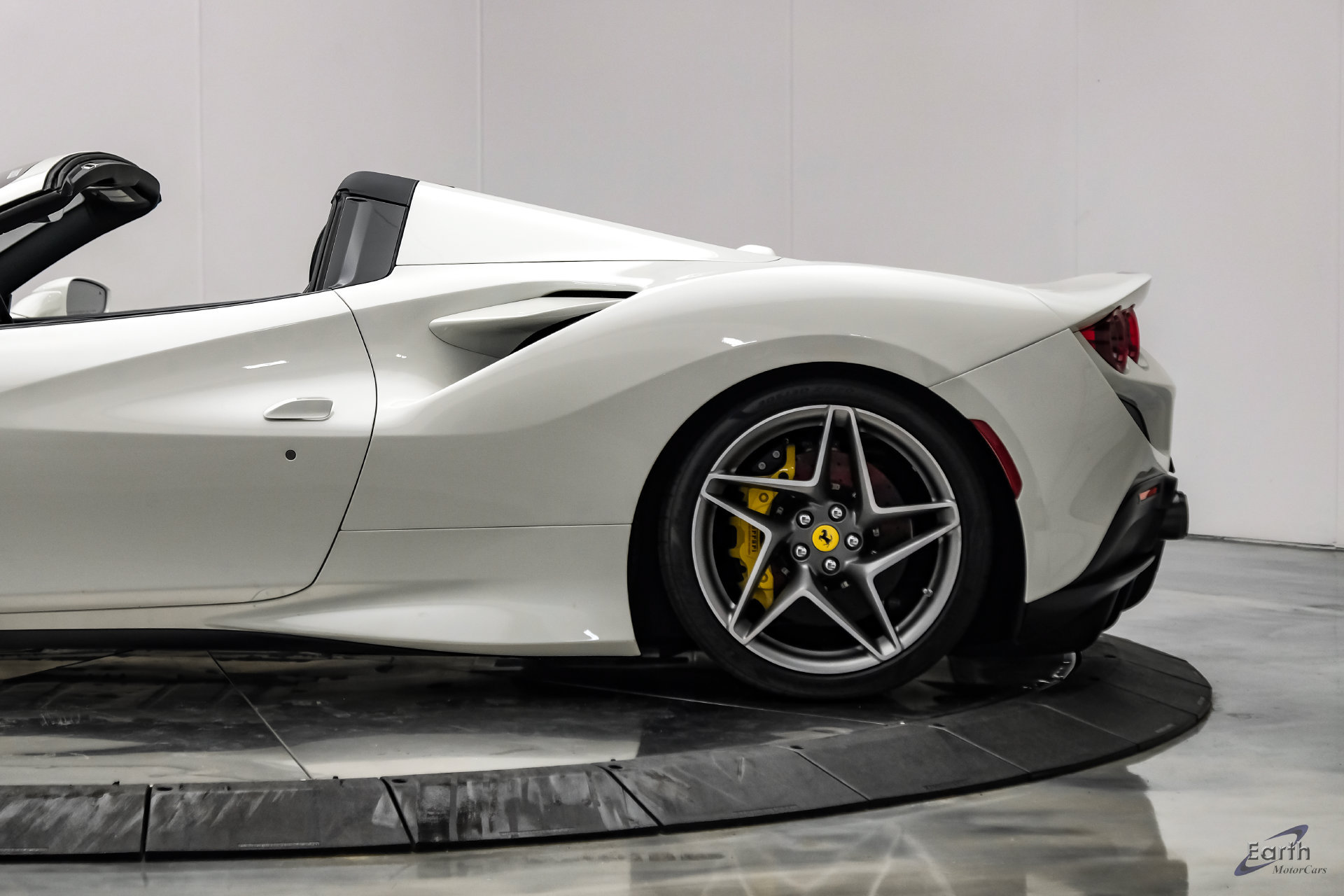 Used 2022 Ferrari F8 Tributo RWD image 12