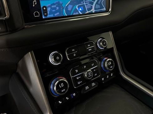 Used 2023 GMC Yukon Denali AWD/4WD image 21