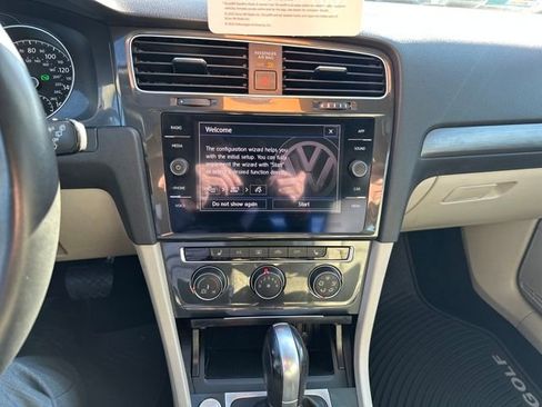 Certified 2019 Volkswagen Golf SE w/ Driver Assistance Package image 23