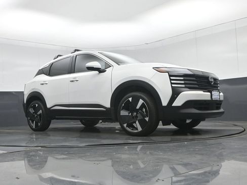 Used 2025 Nissan Kicks SR FWD image 48