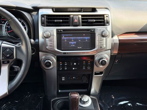Used 2018 Toyota 4Runner Limited AWD/4WD image 19