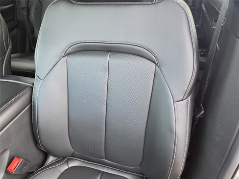 New 2025 Jeep Grand Cherokee Limited w/ Luxury Tech Group II image 19