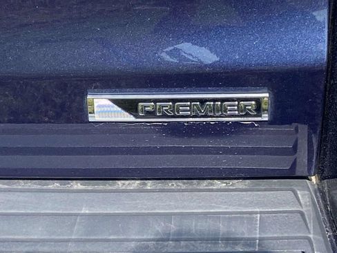 Used 2018 Chevrolet Suburban Premier AWD/4WD image 11