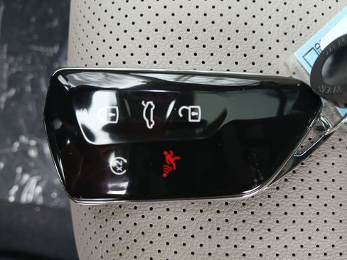 New 2026 Volkswagen Atlas SE image 28