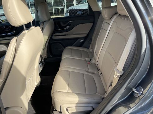 Used 2024 Lincoln Corsair Premiere image 14