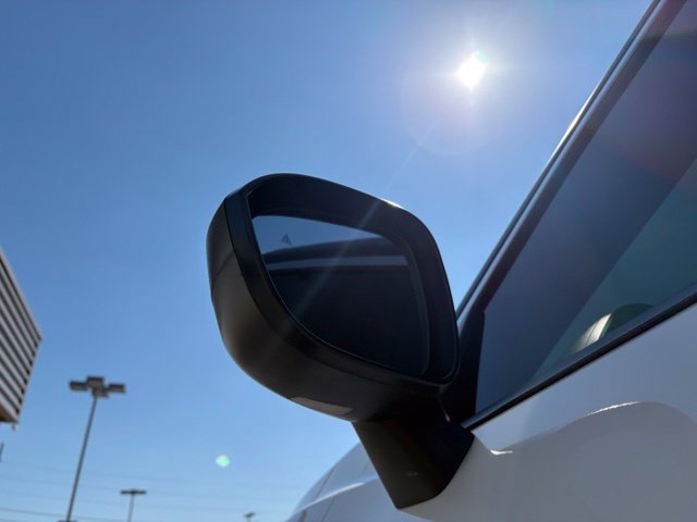 Used 2023 Nissan Rogue S AWD/4WD image 14