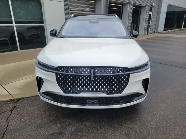 Certified 2024 Lincoln Nautilus Reserve w/ Equipment Group 202A AWD/4WD image 7