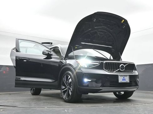 Used 2023 Volvo XC40 B5 Plus w/ Protection Package Premier AWD/4WD image 54