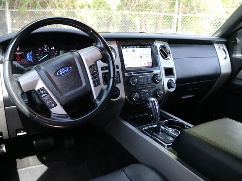 Used 2017 Ford Expedition Limited w/ Equipment Group 301A RWD image 16