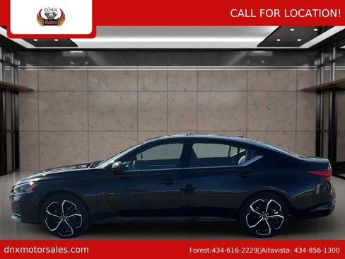 Used 2024 Nissan Altima 2.5 SR image 2
