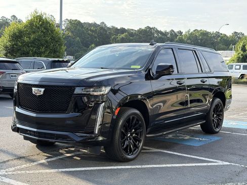 Used 2023 Cadillac Escalade ESV Premium Luxury w/ LPO, Floor Liner Package AWD/4WD image 7
