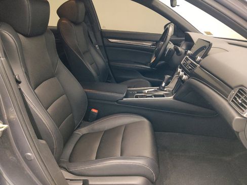 Used 2018 Honda Accord Sport image 21