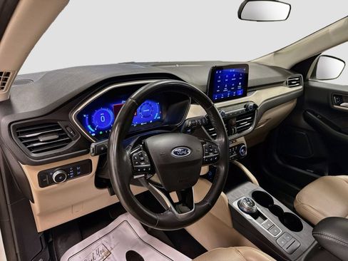 Used 2021 Ford Escape SEL w/ Technology Package FWD image 9
