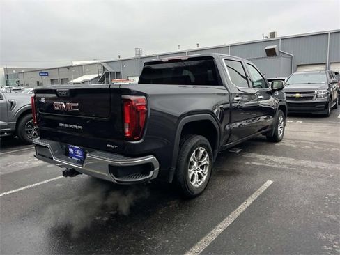 Used 2024 GMC Sierra 1500 SLT image 3